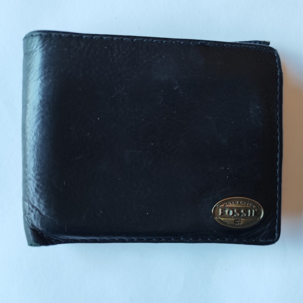 Fossil Black Bi-fold Leather Wallet